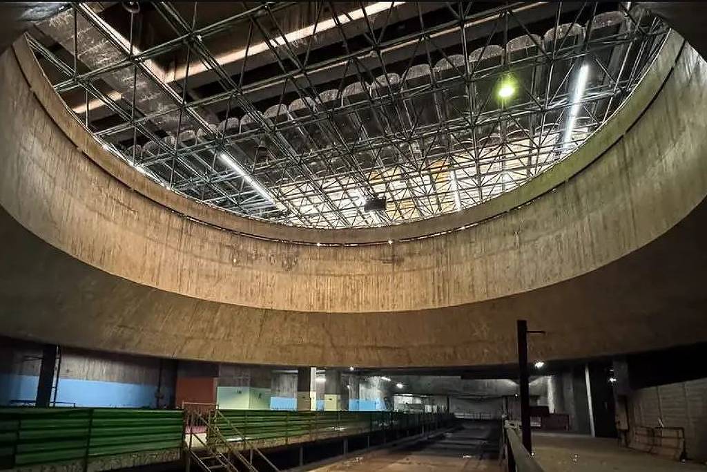 Estação fantasma do metrô de São Paulo se transforma em abrigo para população em situação de rua durante o frio