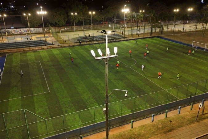 Iluminação pública revitaliza espaços de lazer no DF e incentiva a prática esportiva noturna