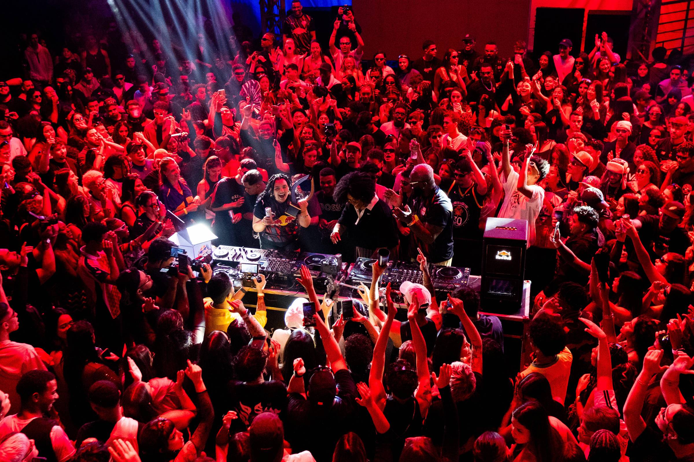 Submundo 808 transforma Campinas em palco do funk e sedia campeonato de DJs da Red Bull