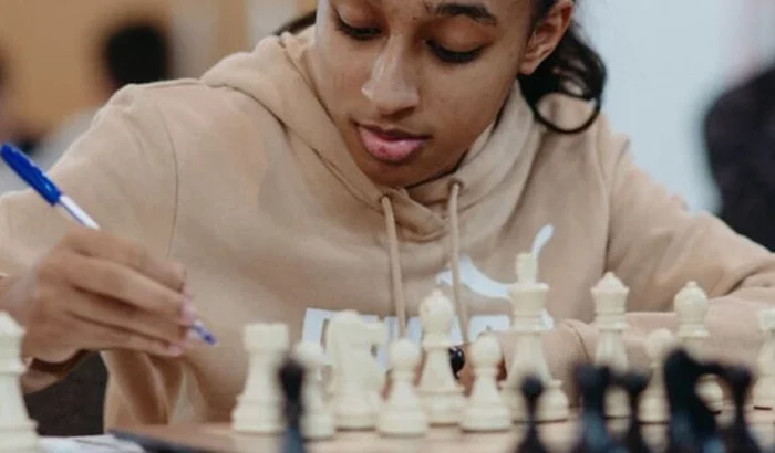 Rafaela Alves, jovem talento do xadrez, busca apoio para representar o Brasil no Mundial na Albânia