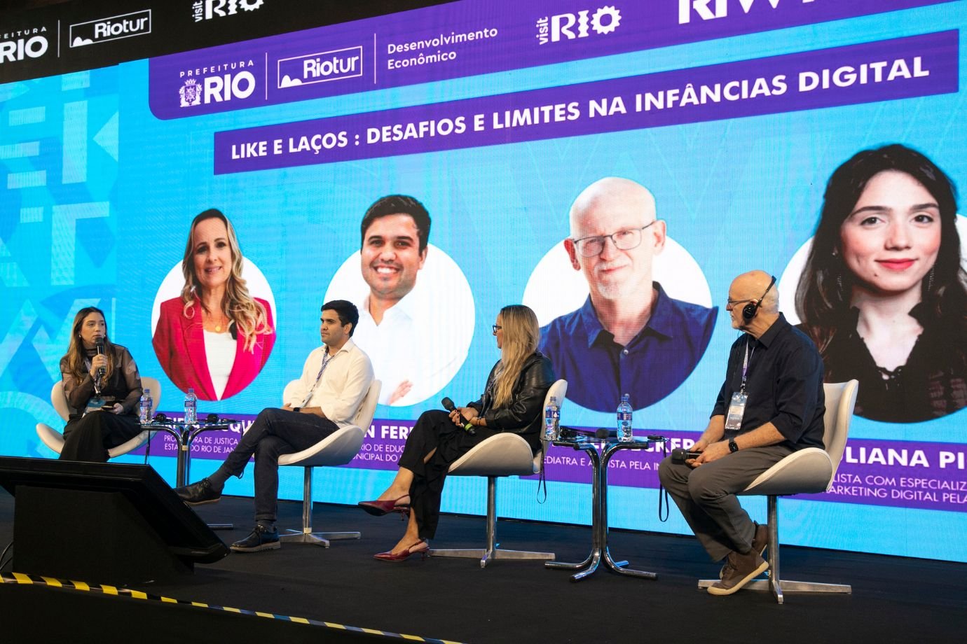 Debate sobre a proteção infantil nas redes sociais destaca riscos da digitalização precoce e a urgência de regulamentação