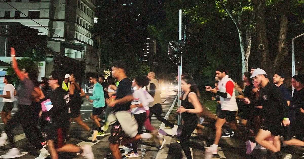 Correr em grupo potencializa a disciplina e a socialização na vibrante cena de corrida de rua em São Paulo