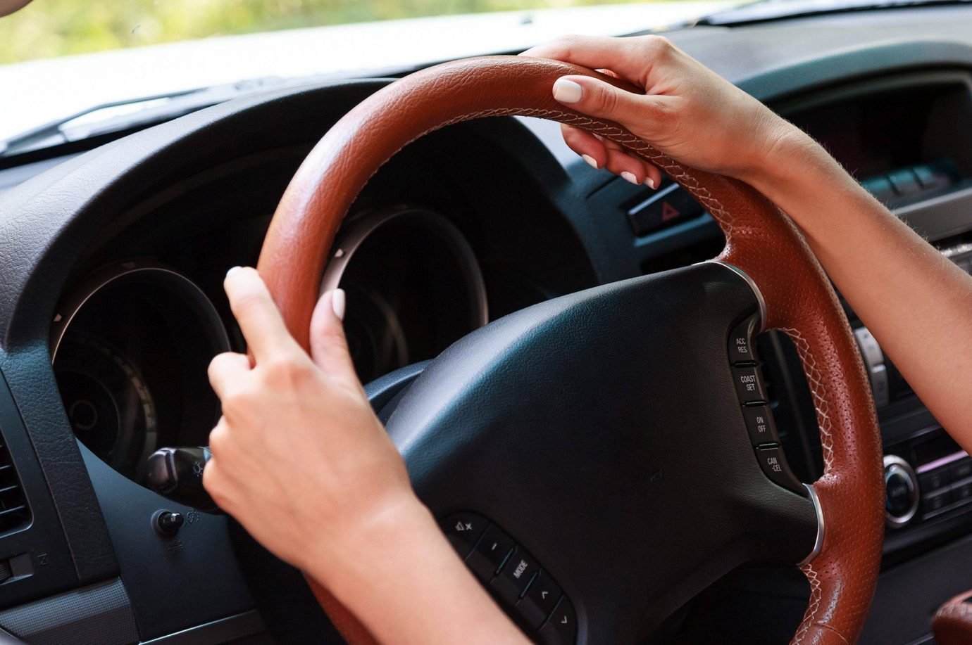Custo da CNH varia até R$ 3 mil entre estados e 32% dos brasileiros não tiram a habilitação por preço elevado