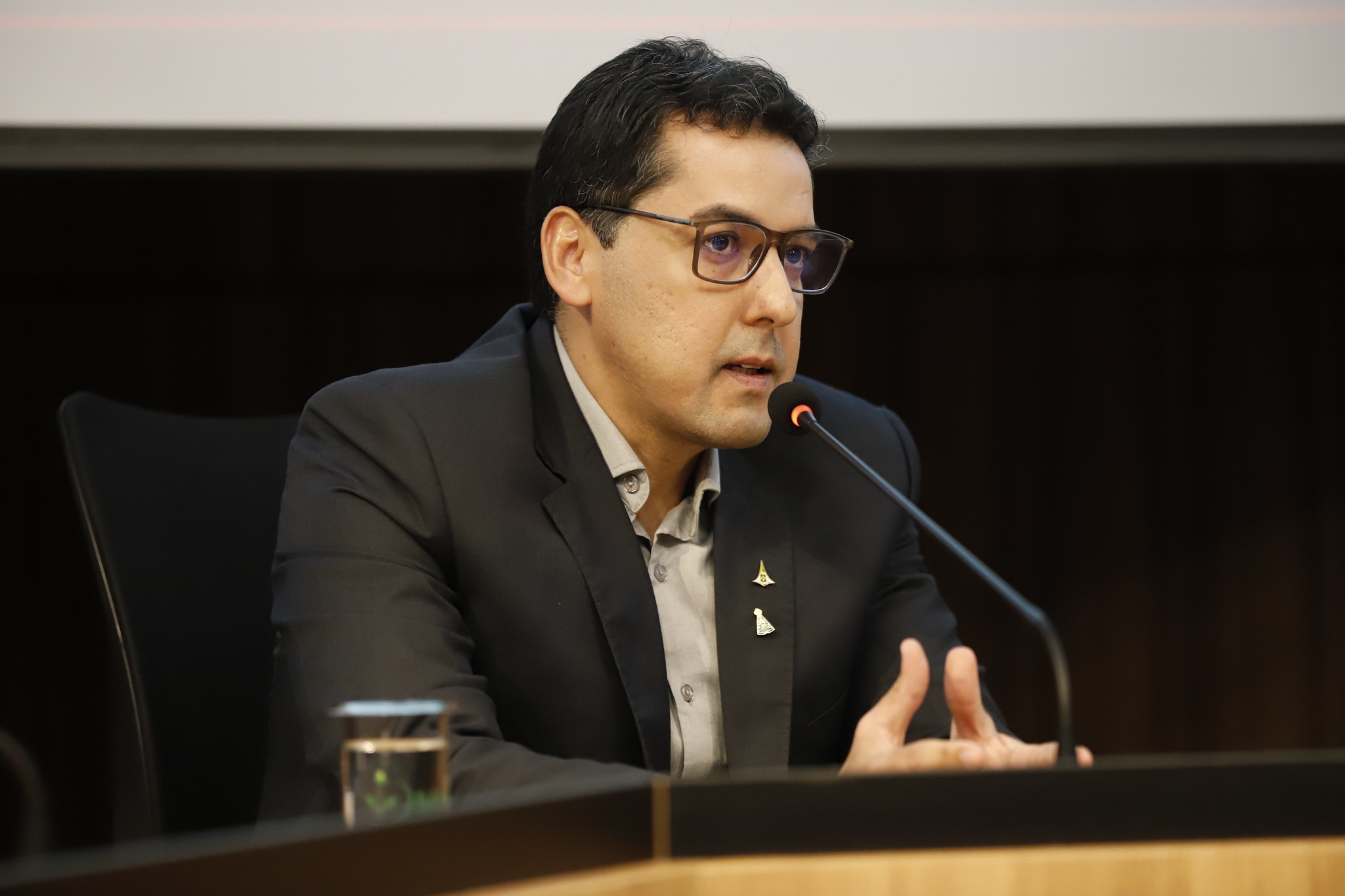 "Secretaria de Saúde do DF discute melhorias na assistência à saúde do trabalhador em audiência coletiva"