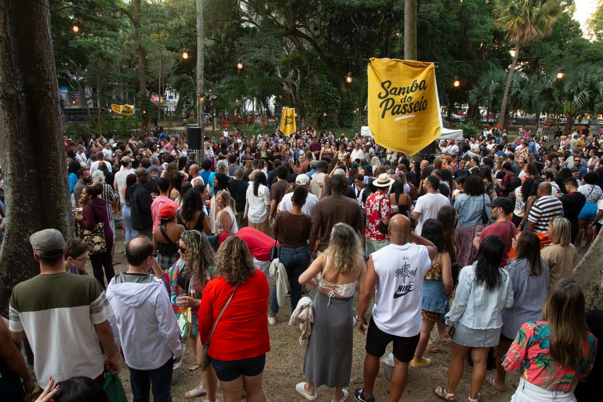Samba do Passeio revitaliza espaço histórico no Centro do Rio e atrai público diversificado