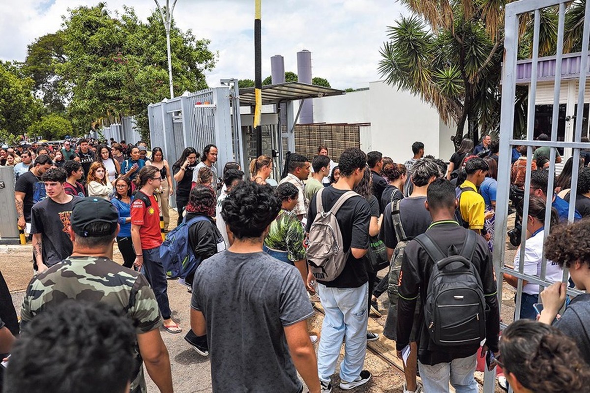 Candidatos acima de 18 anos buscam diploma de ensino médio no Enem 2025 com crescimento de 200% nas inscrições