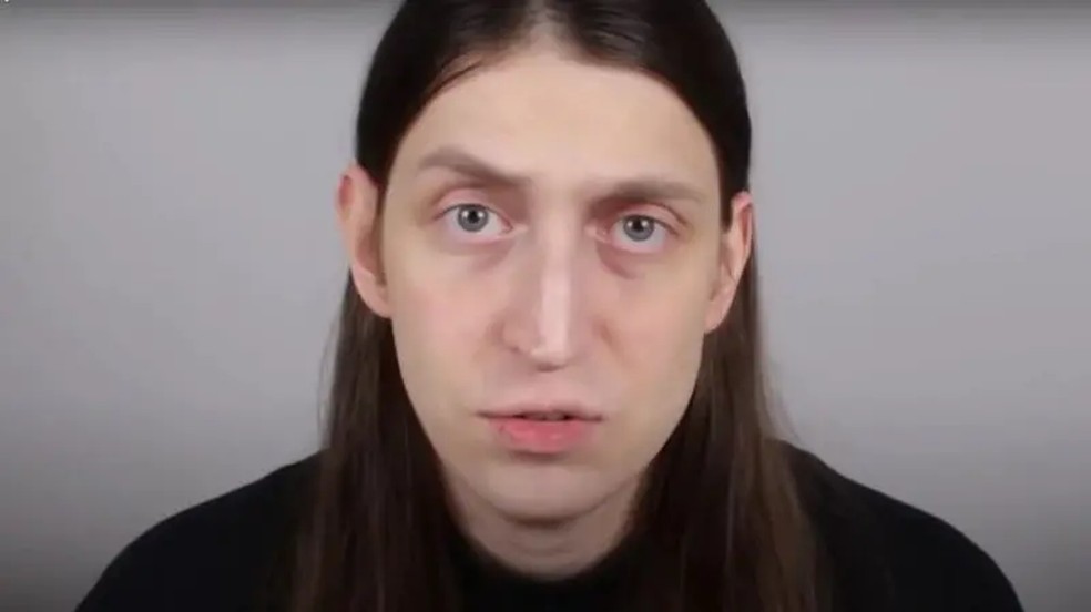 Influenciador Felca gera debate sobre adultização de crianças e adolescentes nas redes sociais