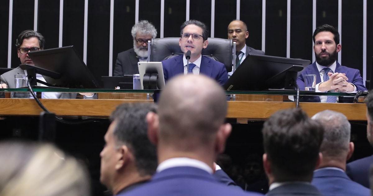 Câmara dos Deputados avança na proteção de crianças e adolescentes contra exploração digital
