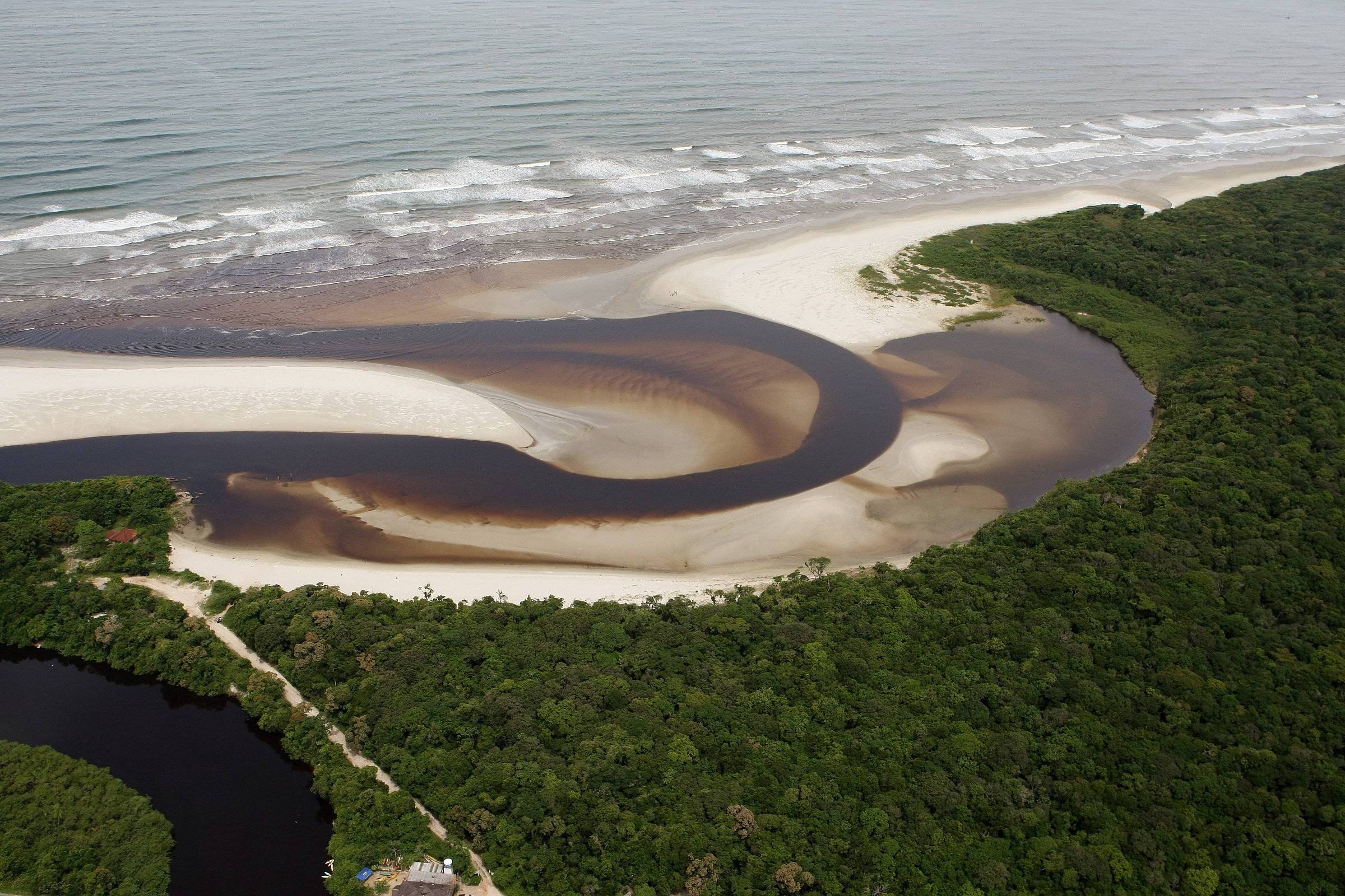 Moradores de Itaguaré rebatem proposta de nudismo e defendem preservação da praia em Bertioga
