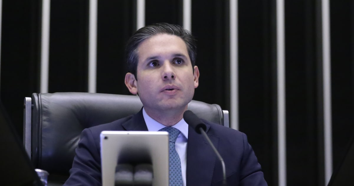 Câmara dos Deputados debate projeto de lei para proteger crianças da exploração na internet