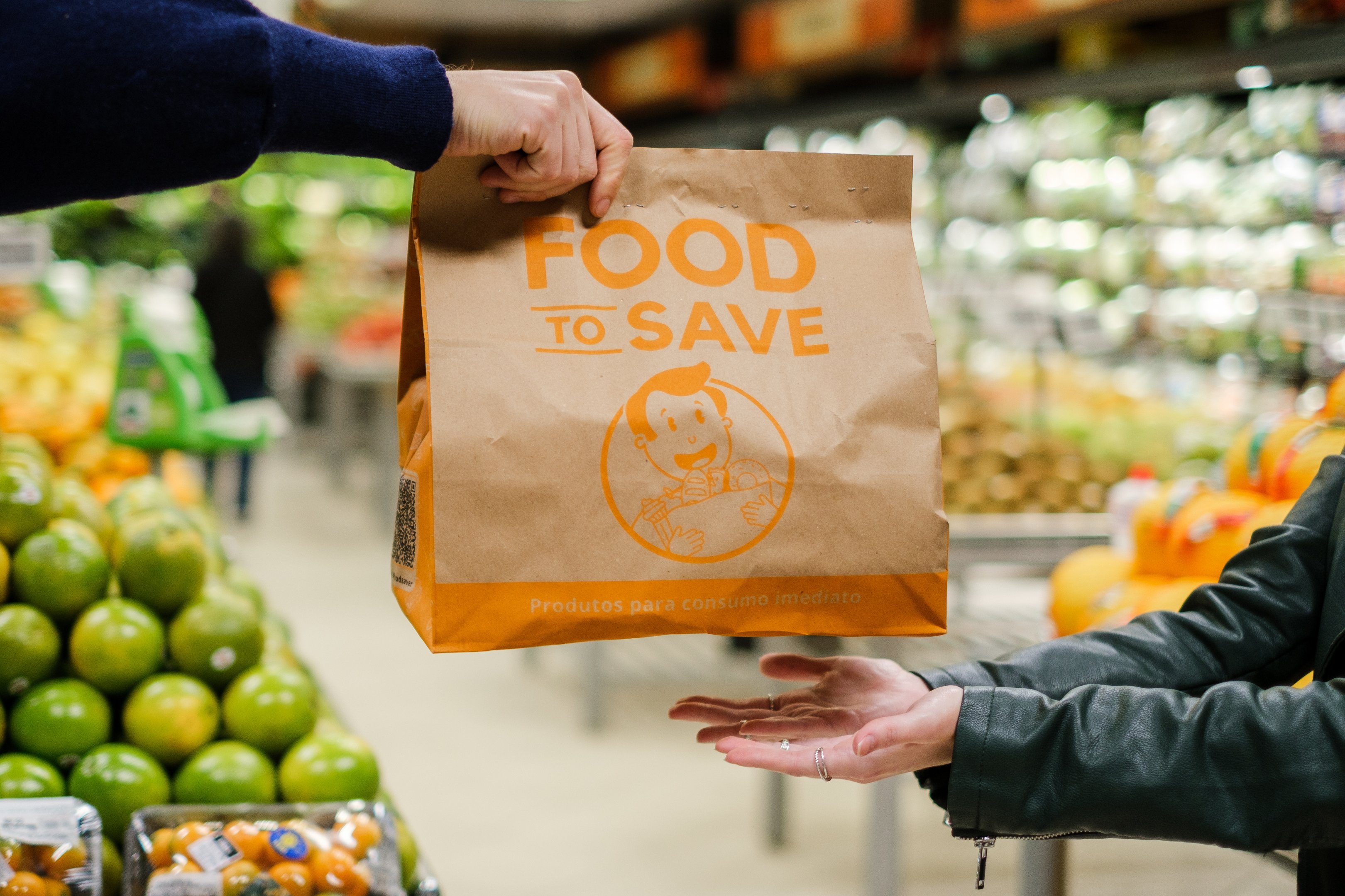 Startup combate desperdício de alimentos e resgata 300 toneladas com a parceria da Fruta Imperfeita