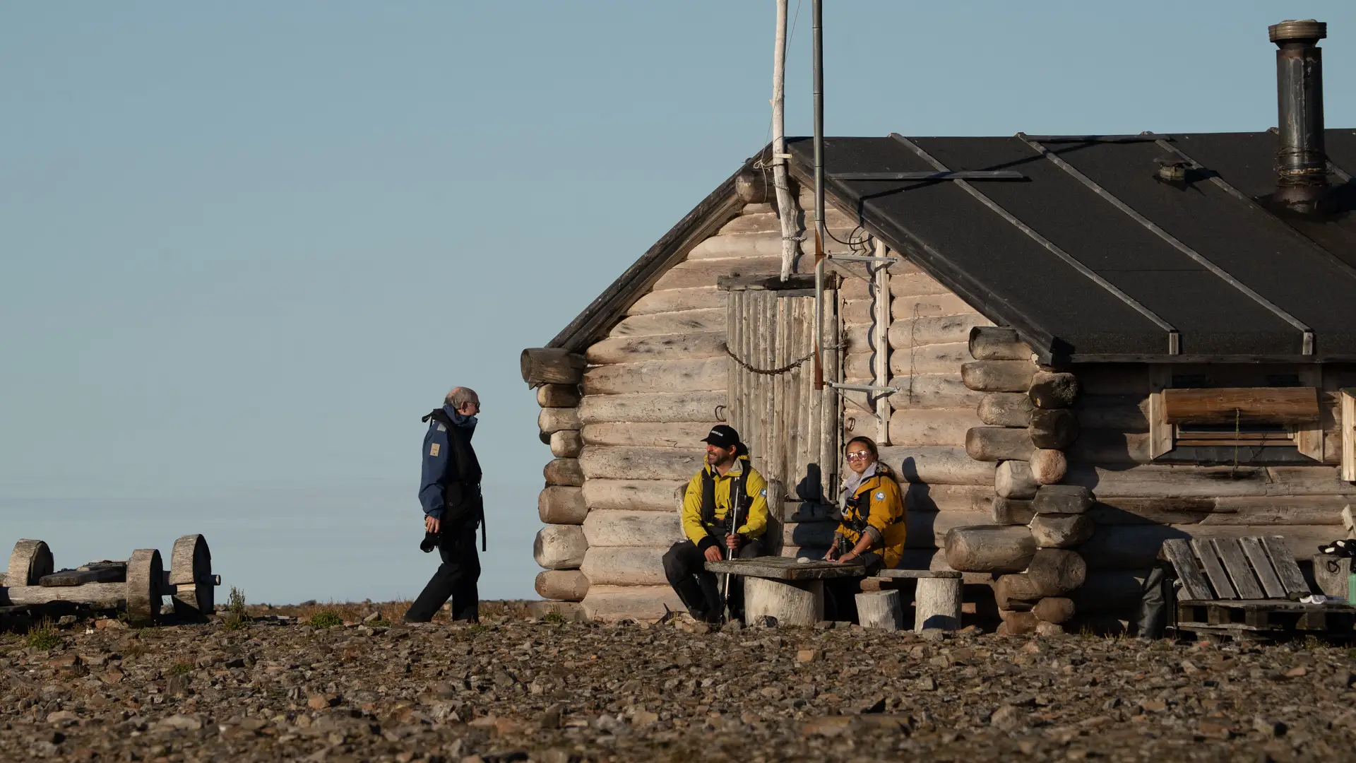 Miljöbild från Svalbard med natur och djurliv.