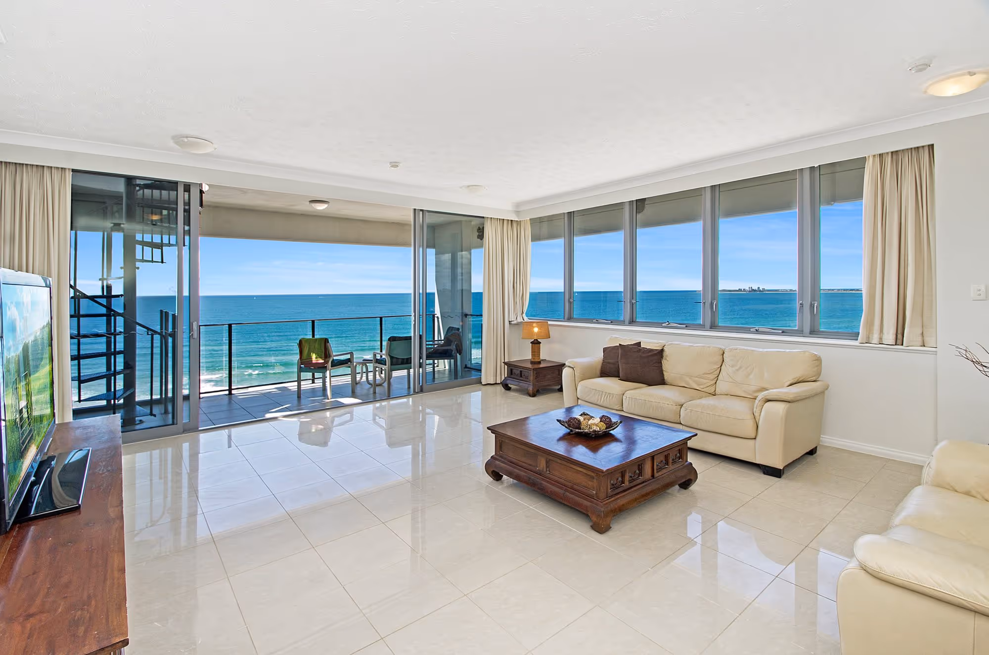 Majorca Isle Beachside Resort Premium Penthouse Apartment