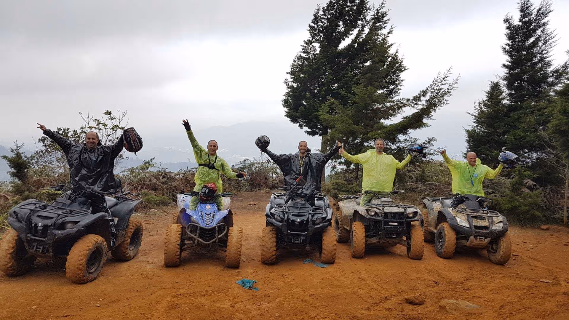 Stunning ATV 1.5hr + awesome paragliding over giant waterfalls from Medellin