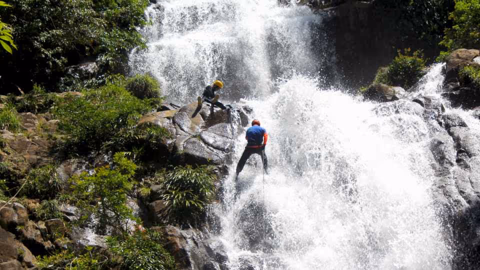 La Cuba waterfall rappelling and La Planta giant natural pool from Medellin
