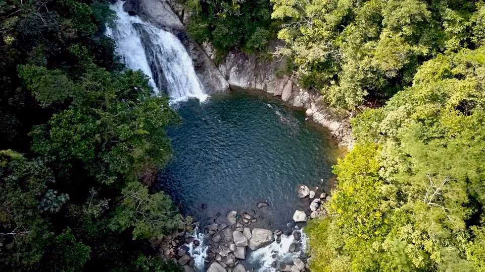 La Cuba waterfall rappelling and La Planta giant natural pool from Medellin