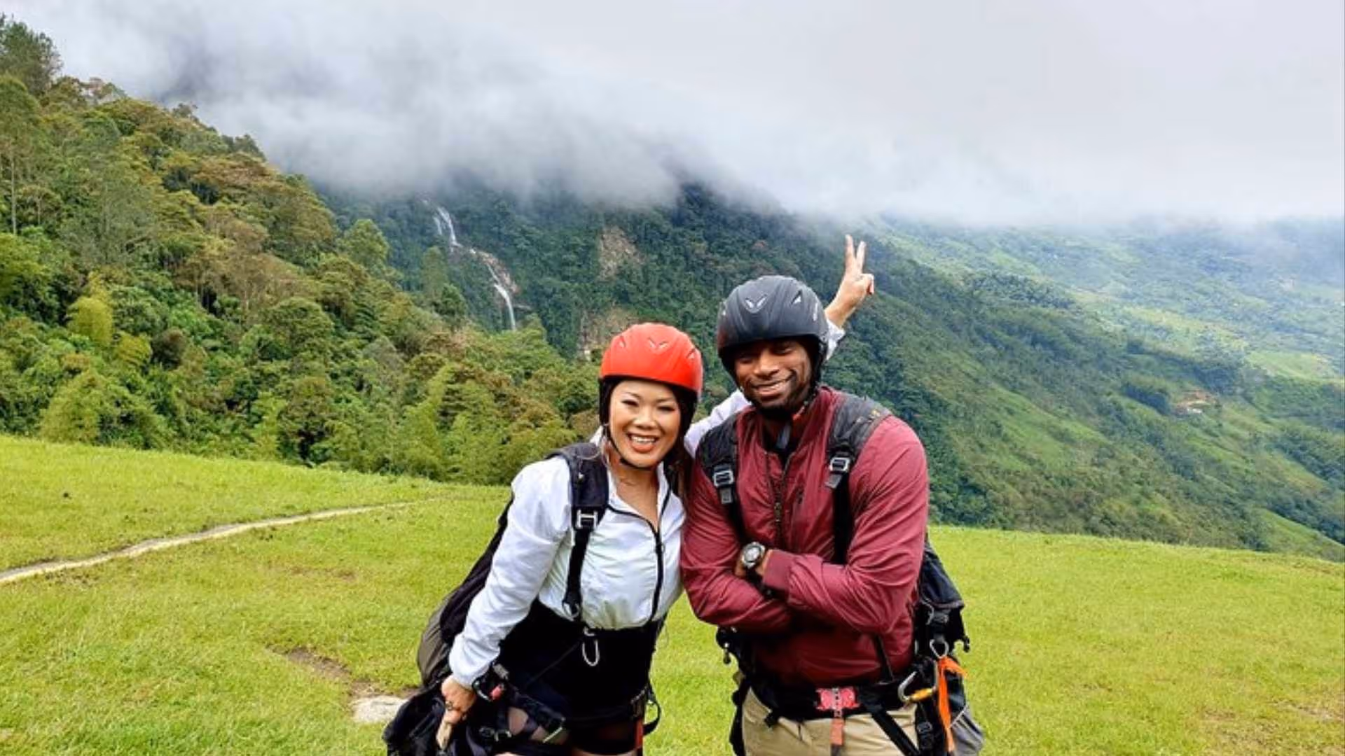 Stunning ATV 1.5hr + awesome paragliding over giant waterfalls from Medellin