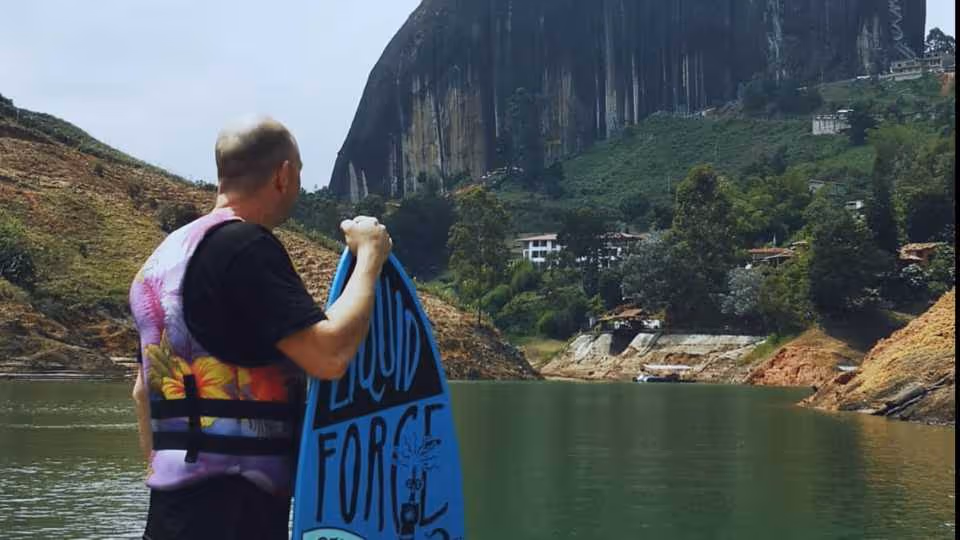 Paragliding and wakeboarding experience from Guatape