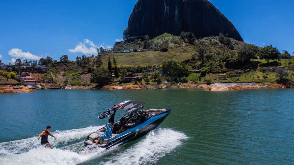 Paragliding and wakeboarding experience from Guatape