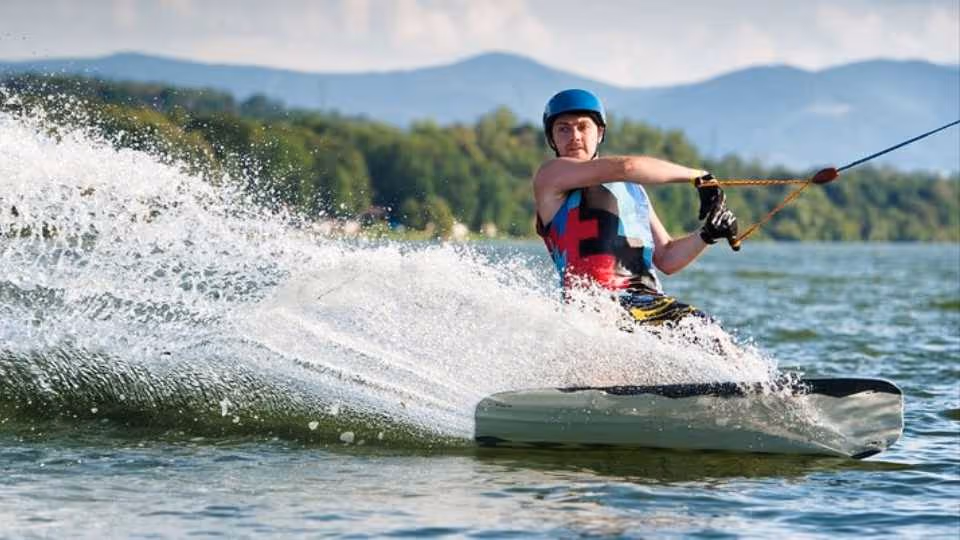 Paragliding and wakeboarding experience from Guatape