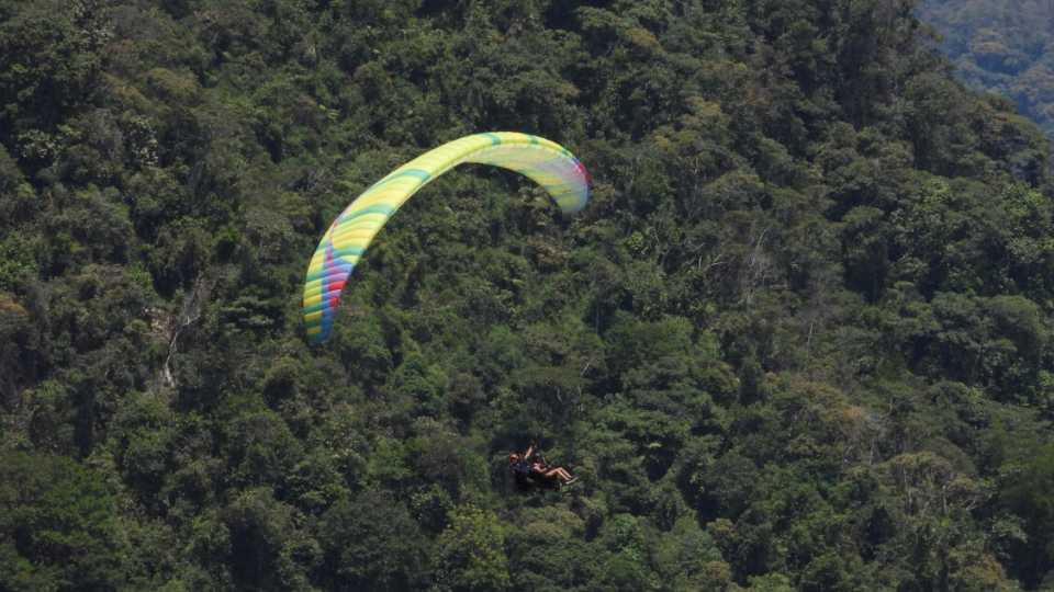 Paragliding and wakeboarding experience from Guatape