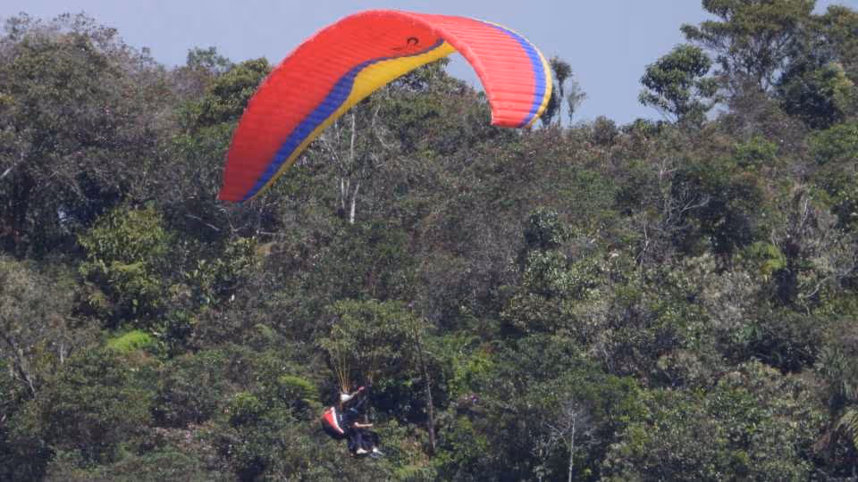 Paragliding and wakeboarding experience from Guatape