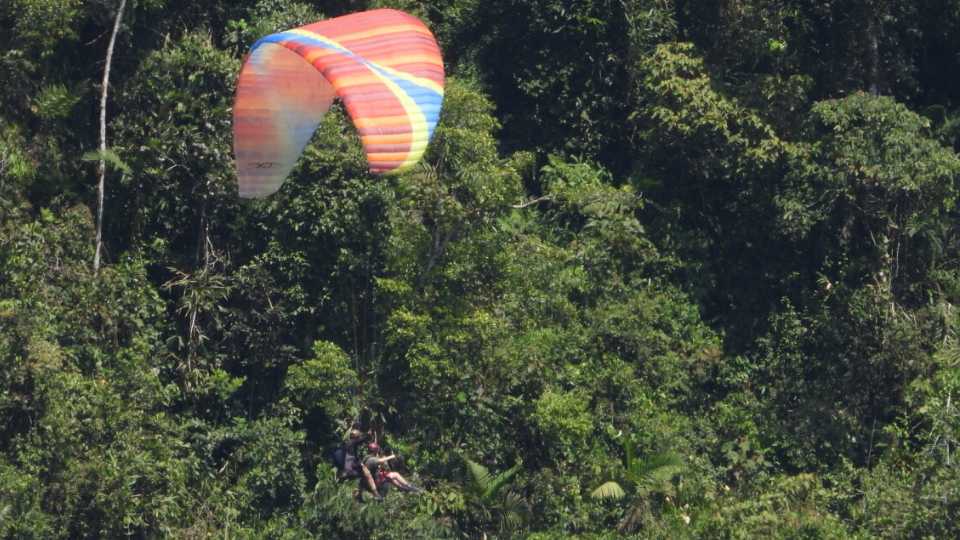 Paragliding and wakeboarding experience from Guatape