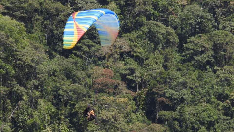 Paragliding and wakeboarding experience from Guatape