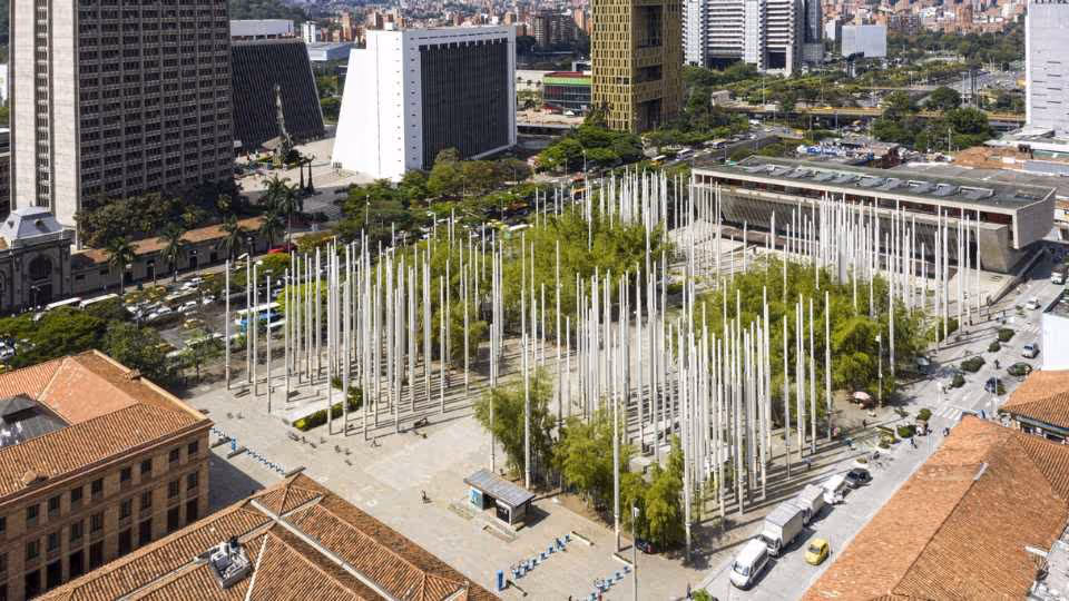 Medellín City Vibes: Explore, Feel & Connect