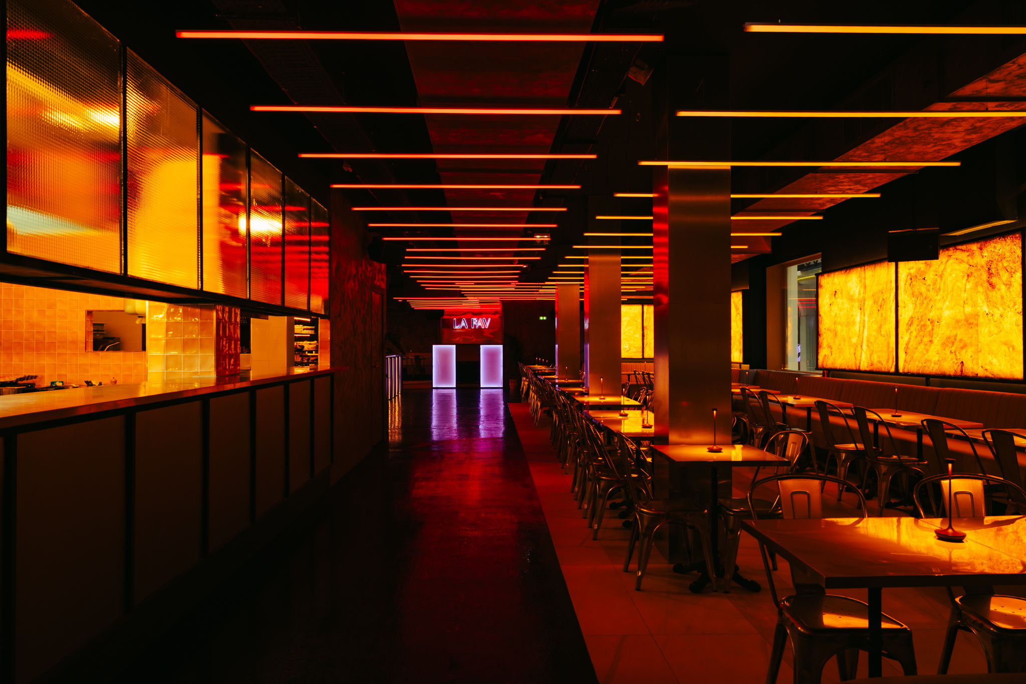 Le Restaurant / Le Club