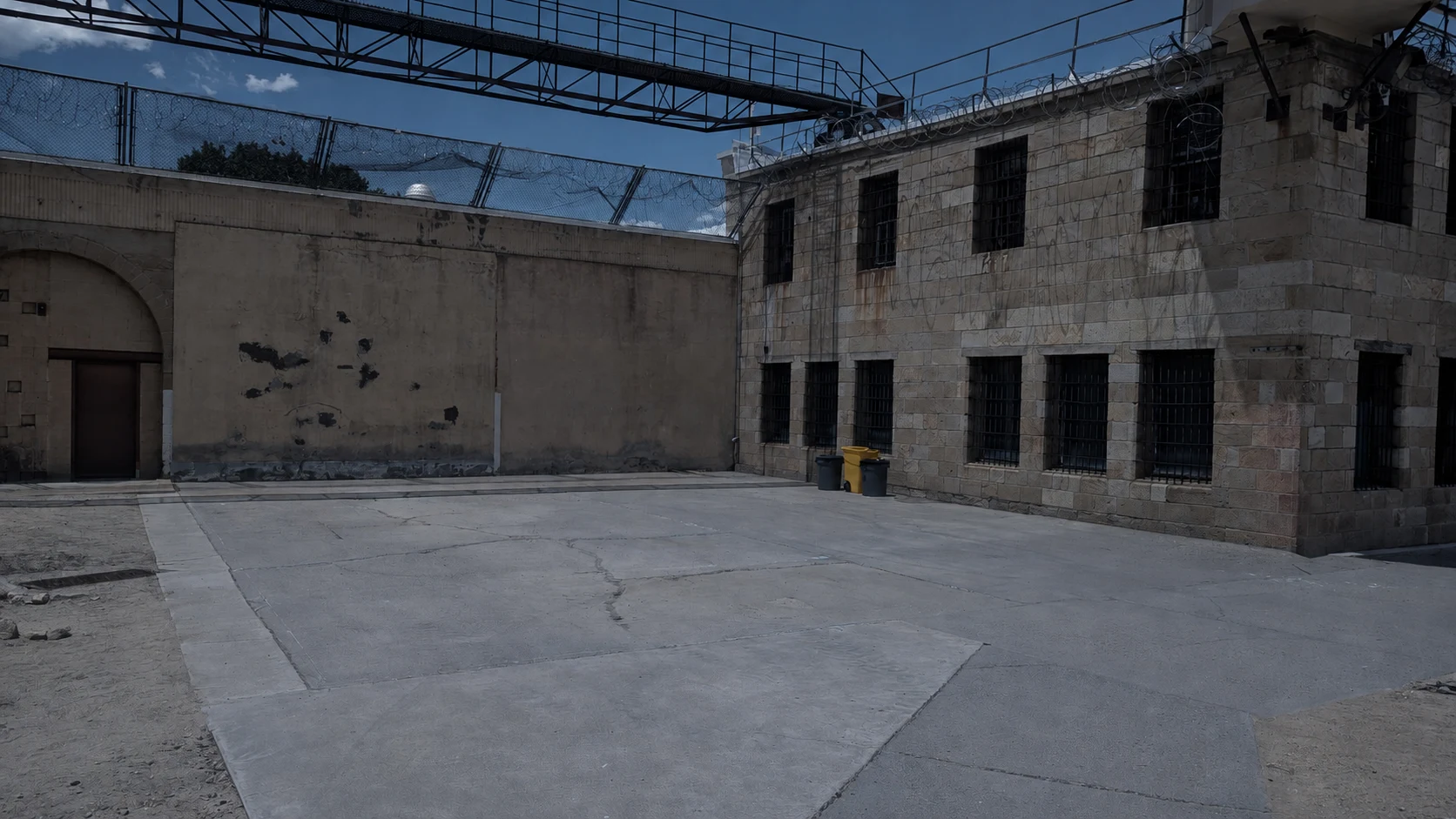 Sandstone walls and overhead walkway