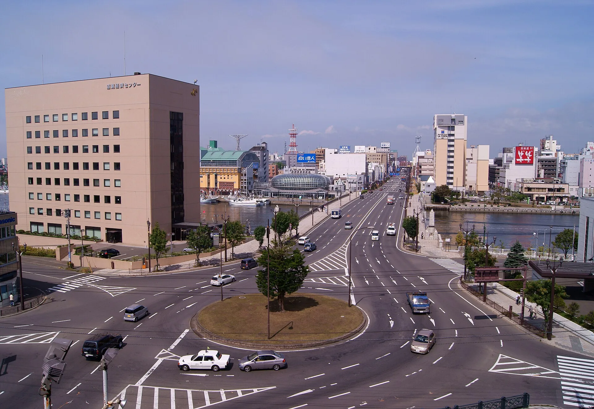 Nusamai Bridge in Kushiro seen from Nusamai Park