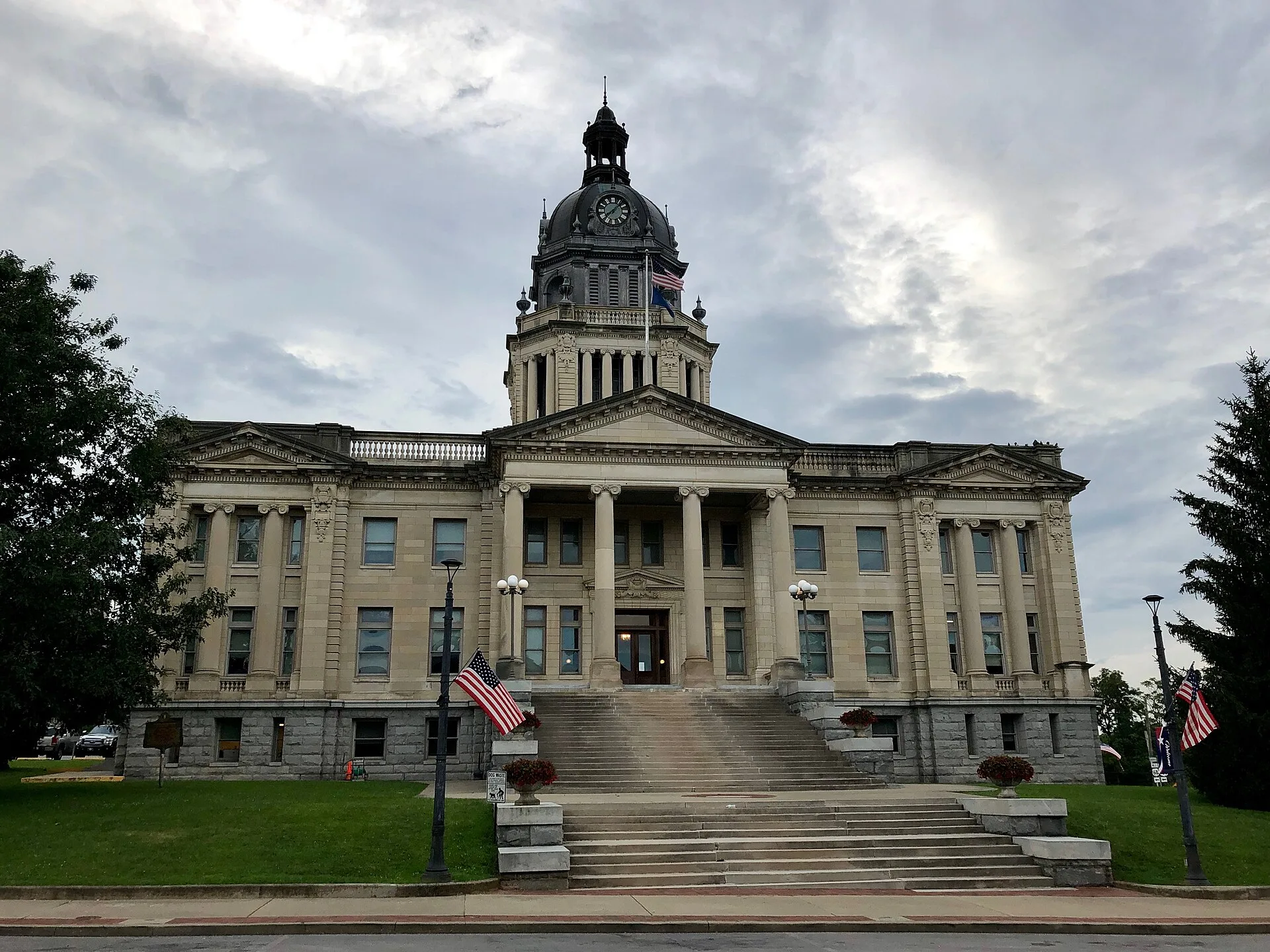 Bourbon County Courthouse building in Paris, Kentucky