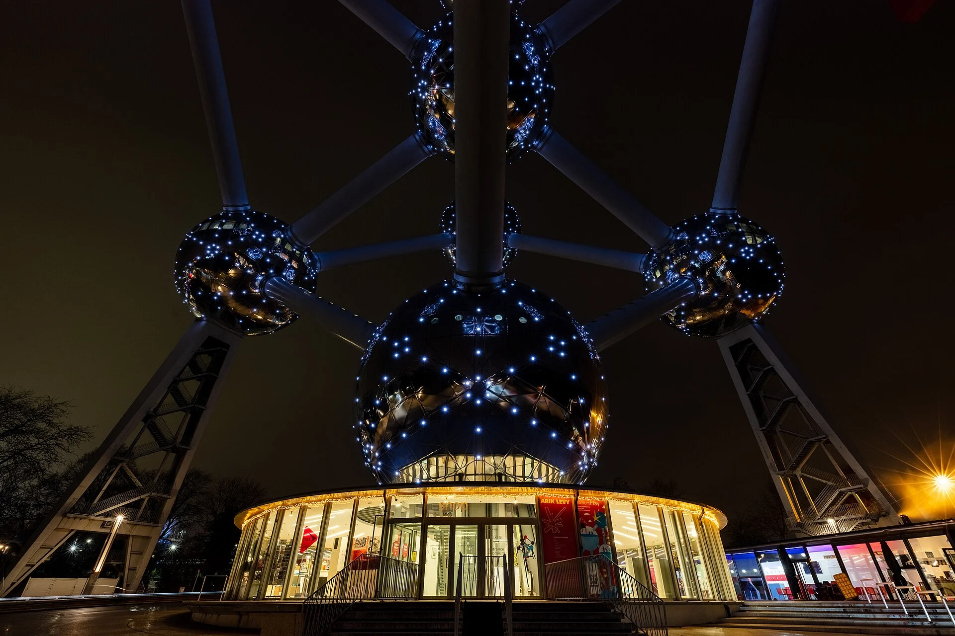 Stainless steel spheres of the Atomium joined by tubes against the sky
