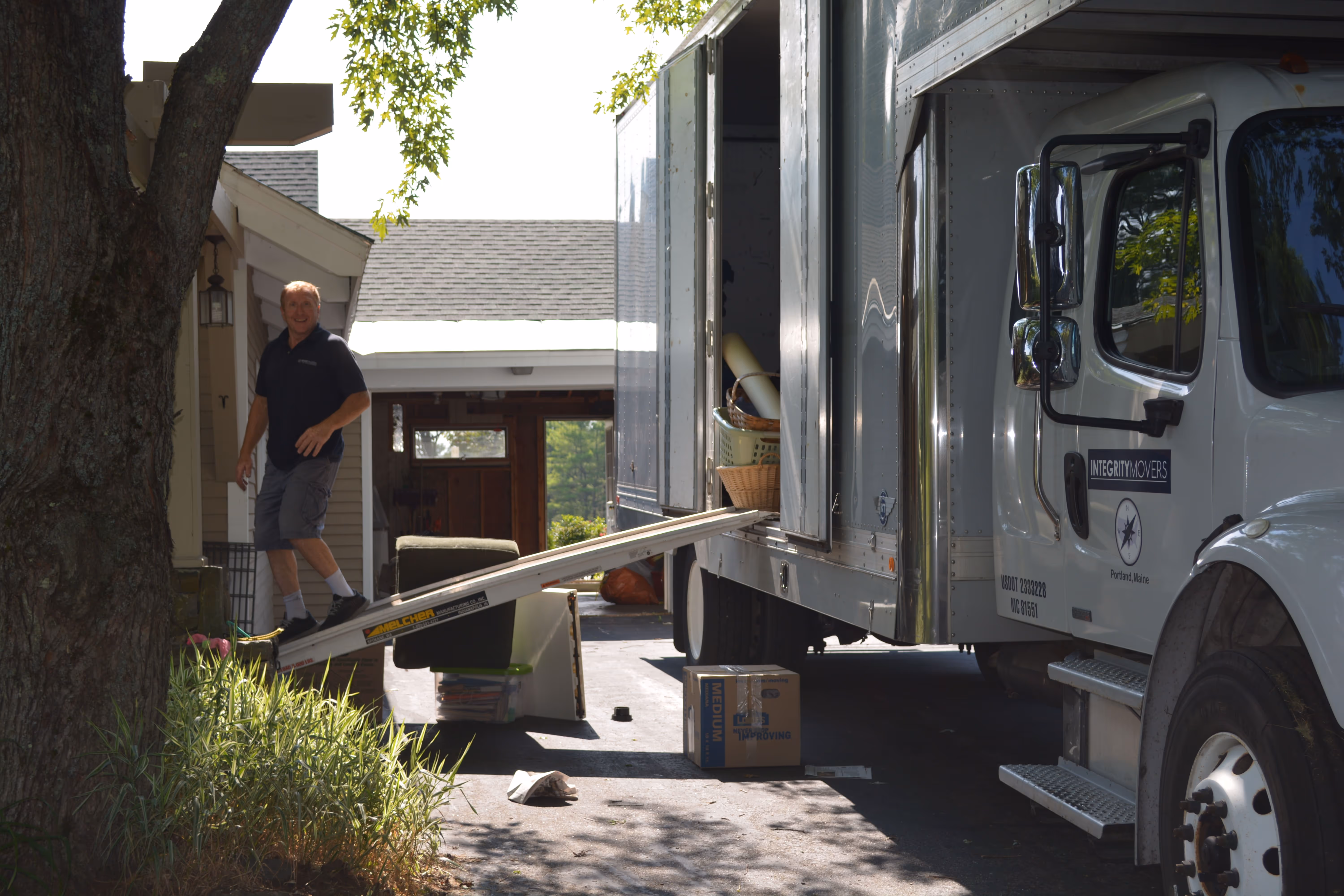 Integrity Movers providing moving services