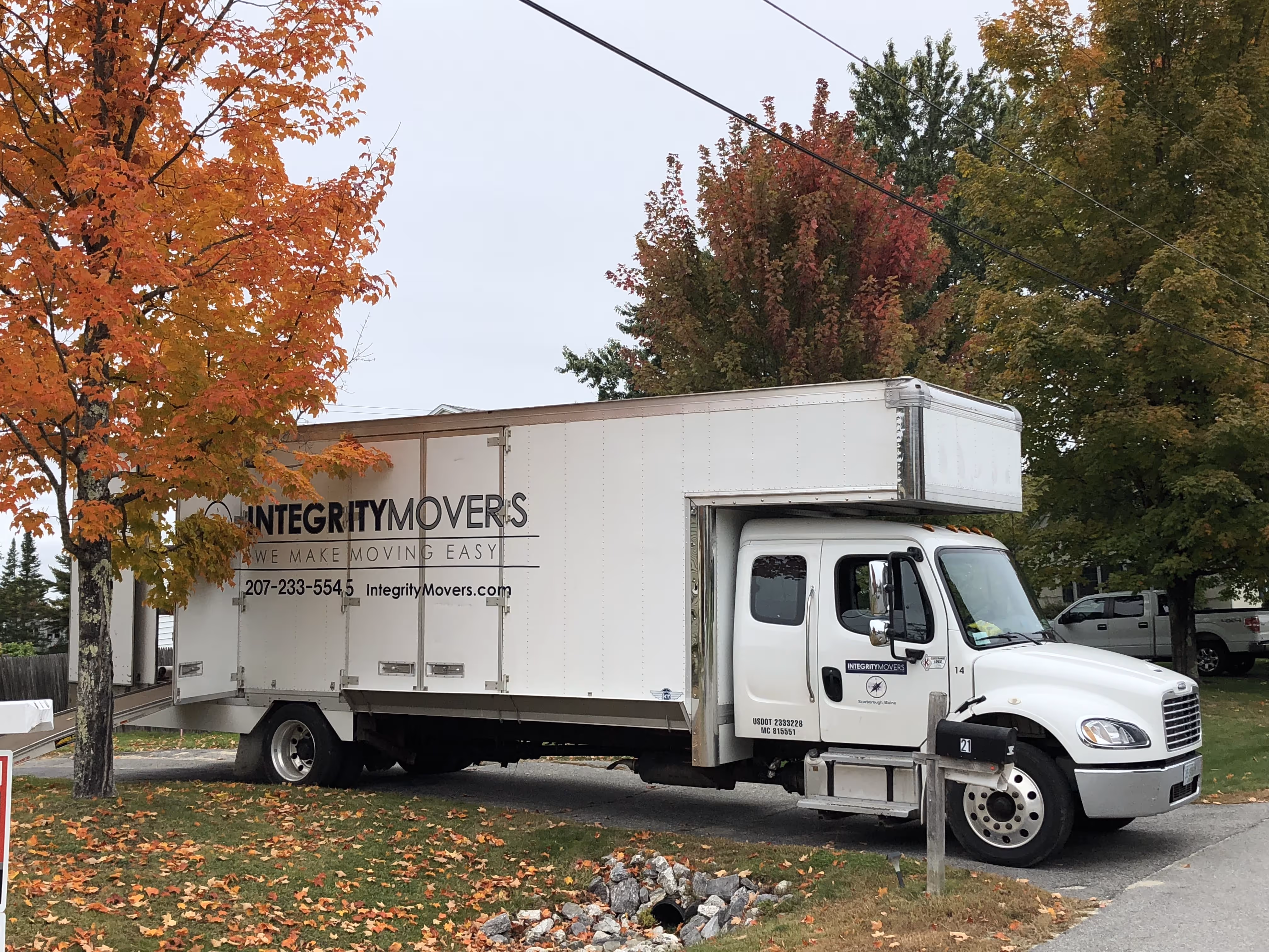 Integrity Movers providing moving services