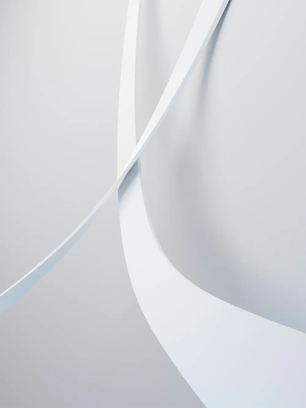 Abstrakte helle Formen mit viel Weißraum als visuelle Metapher für Klarheit, Leere und Struktur auf einer Website