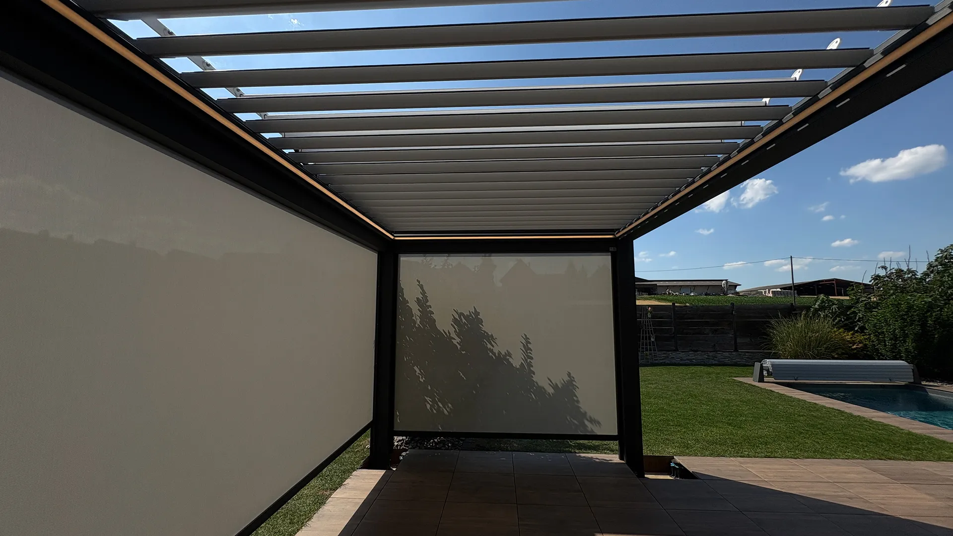 Pergola bioclimatique