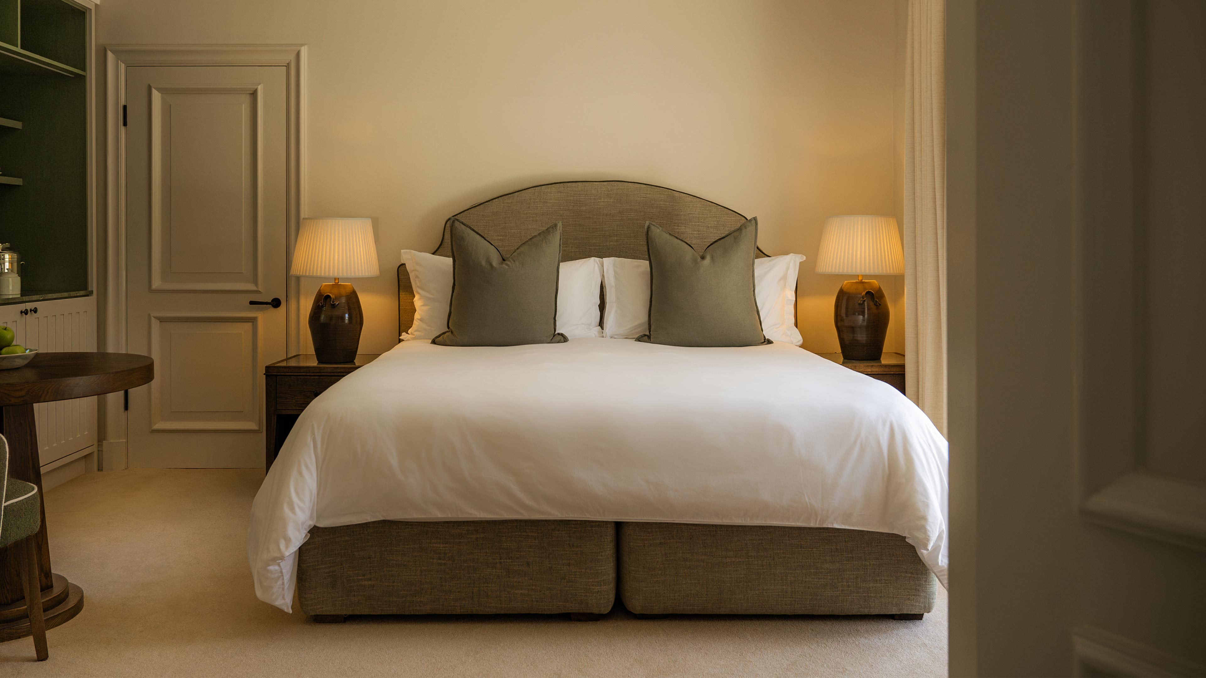 La Sorbonne is a 35m² first floor suite with a generous balcony from which you can enjoy the magnificent mountain views.