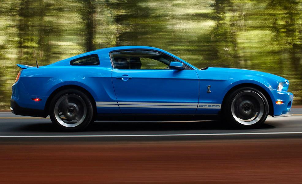 Tire, Wheel, Blue, Automotive design, Automotive tire, Vehicle, Land vehicle, Hood, Car, Rim,
