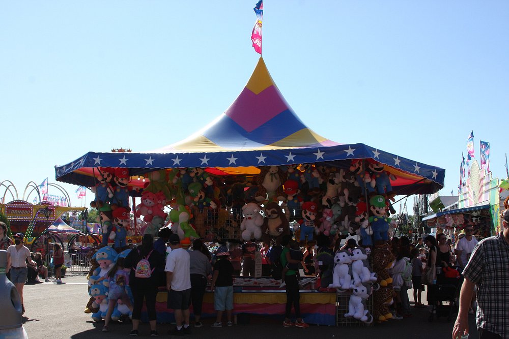 Of course there are games and rides!
