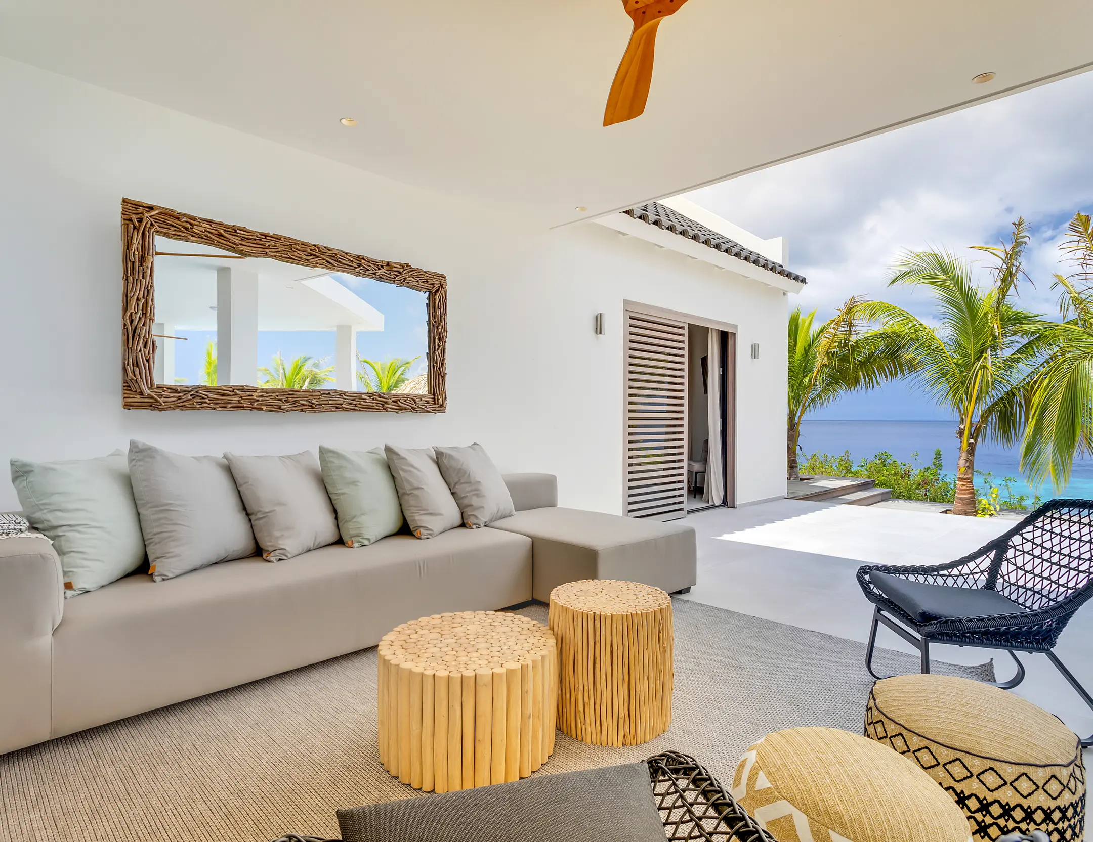 Private Villas Bonaire — Home