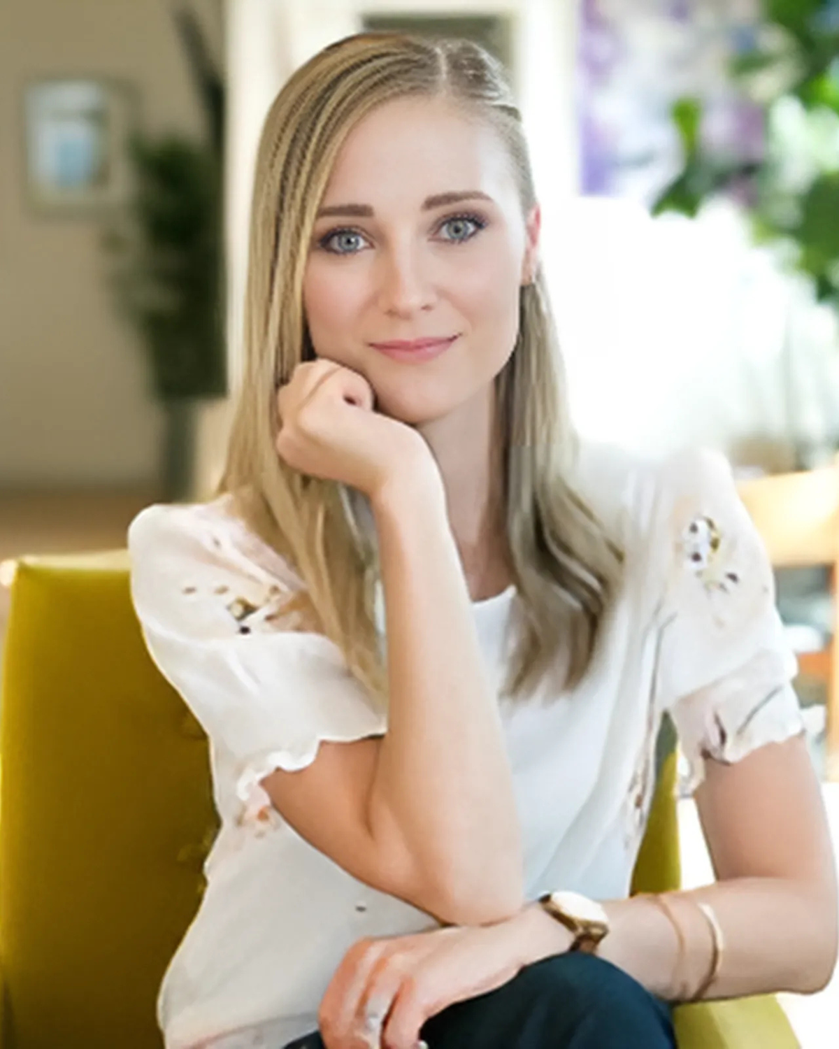 Headshot of Andrea Oliveira, Founder of OHPR