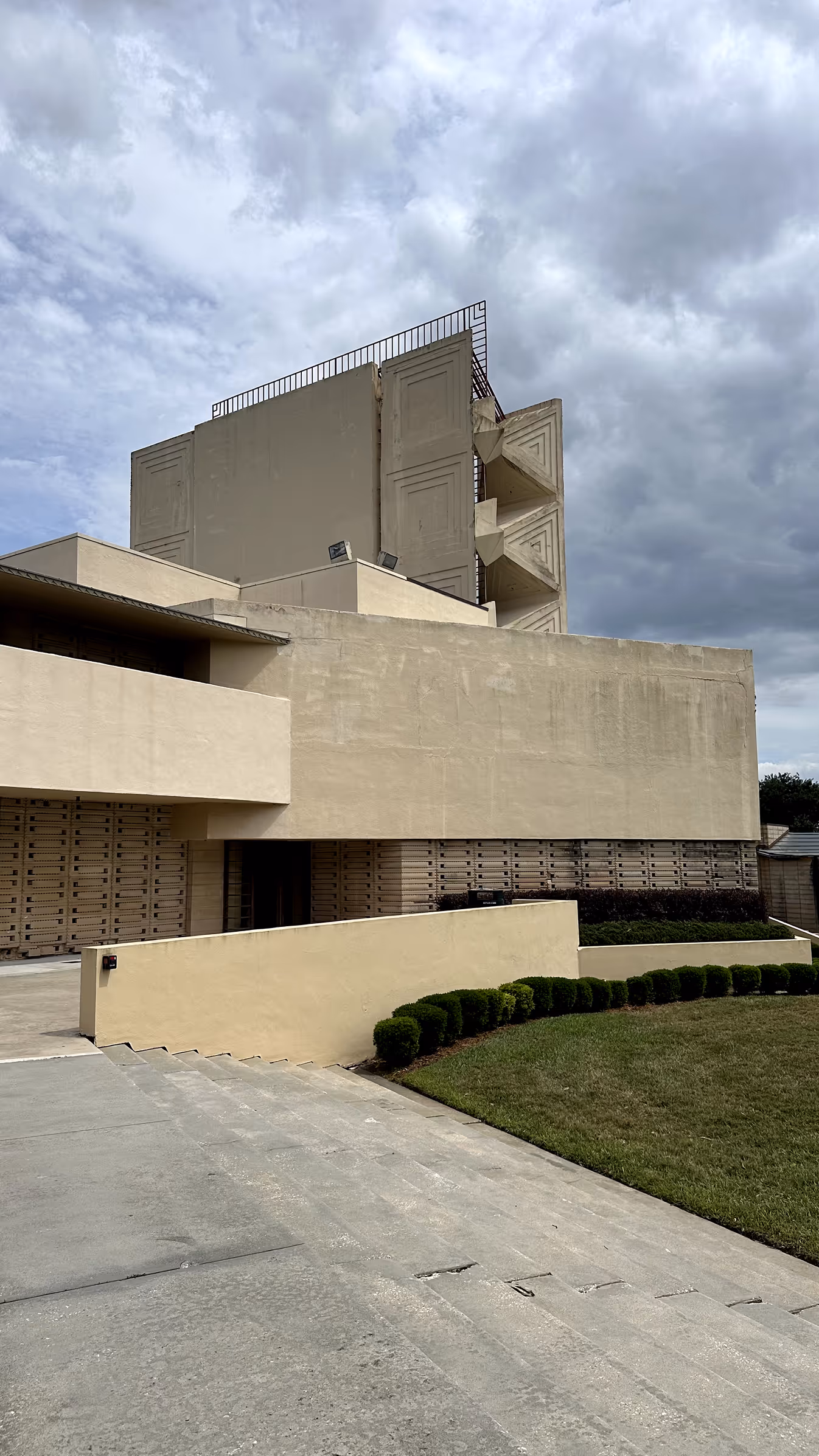 Frank Lloyd Wright Annie Pfeiffer Chapel {vertical}