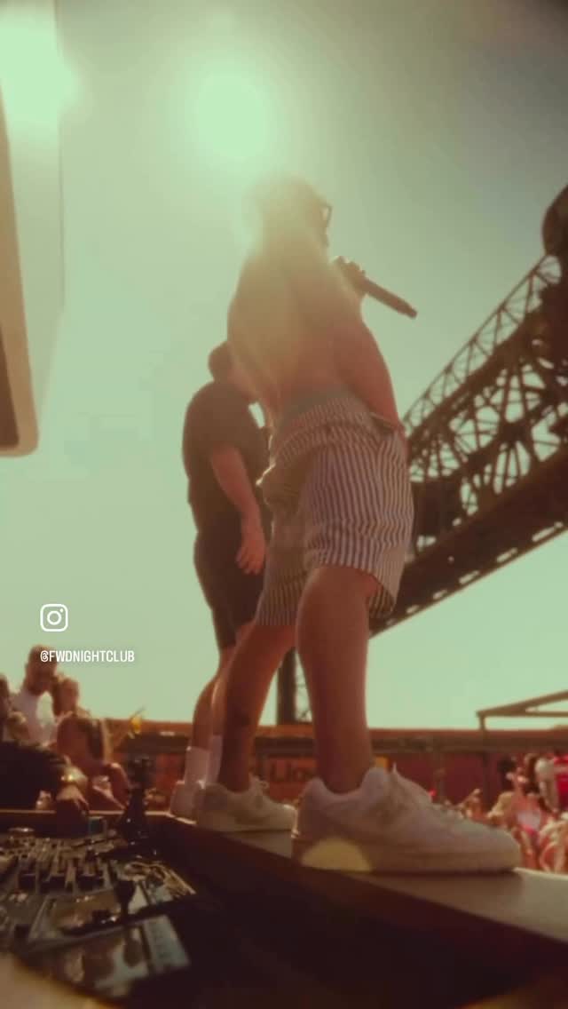 18080393810424652