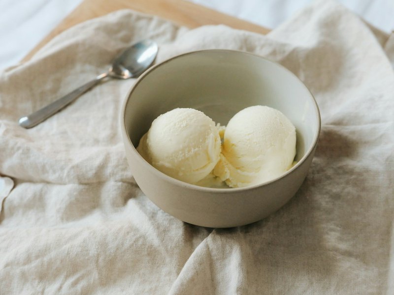 a bowl with two scoops of vanilla ice cream to remind readers not to write a generic or &quot;vanilla&quot; grant proposal cover letter