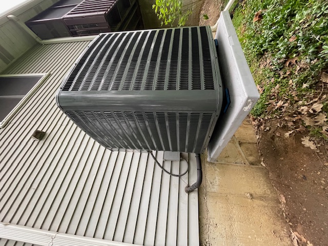 Signs That You Have a Refrigerant Leak