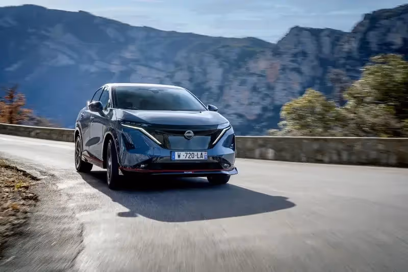 Nissan voiture 2025