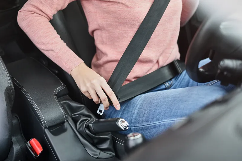 femme ceinture de securité