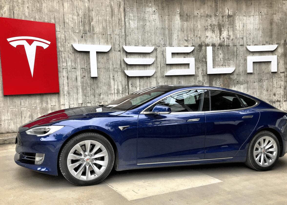 voiture tesla 